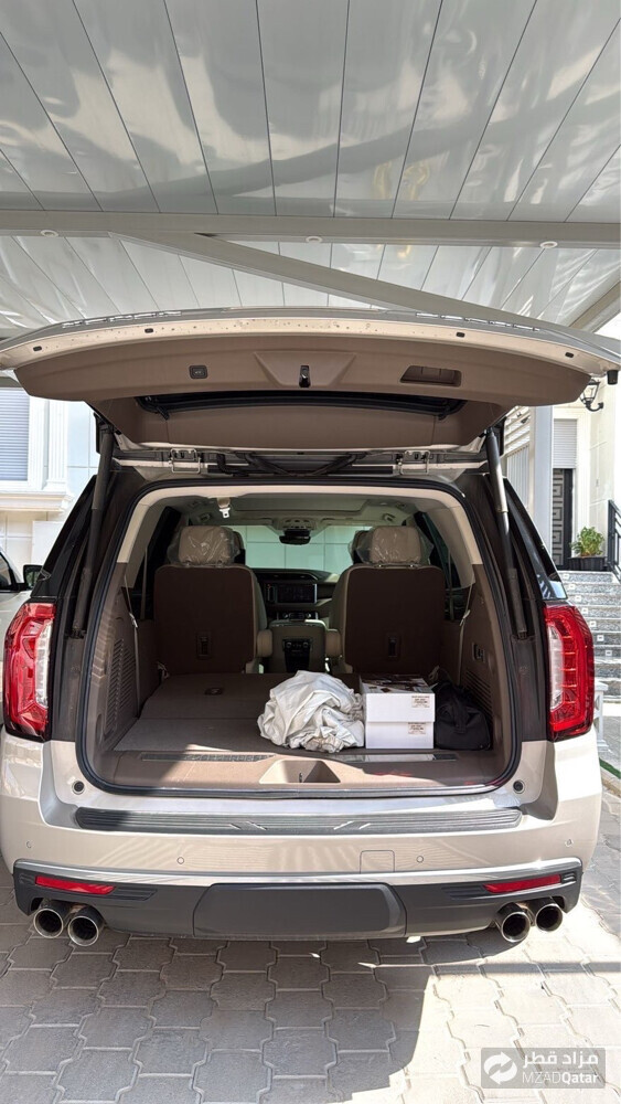 GMC Yukon denali - 1