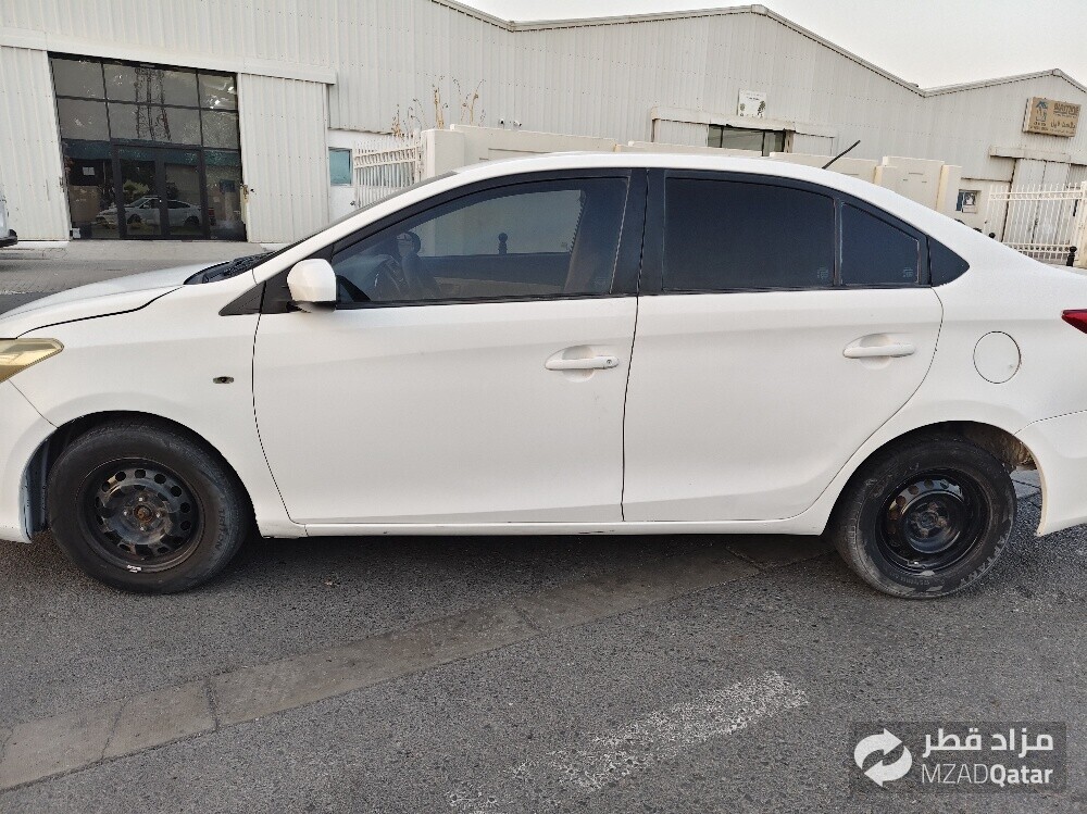 Toyota    Yaris    2014      sale - 20