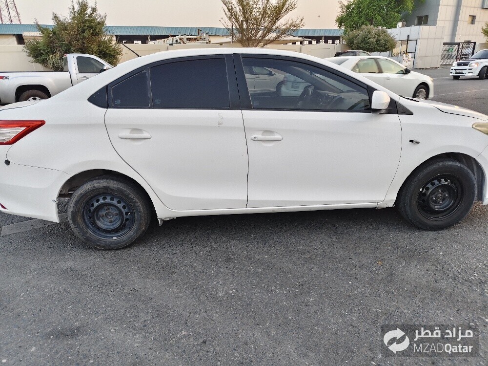 Toyota    Yaris    2014      sale - 10