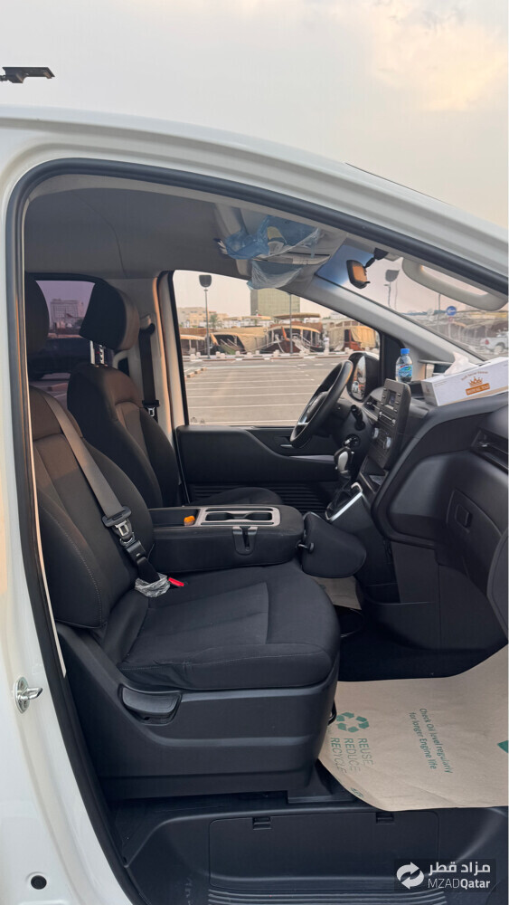 Hyundai Staria  - 8
