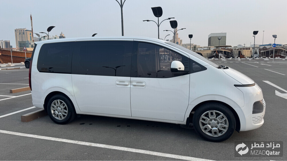 Hyundai Staria  - 3