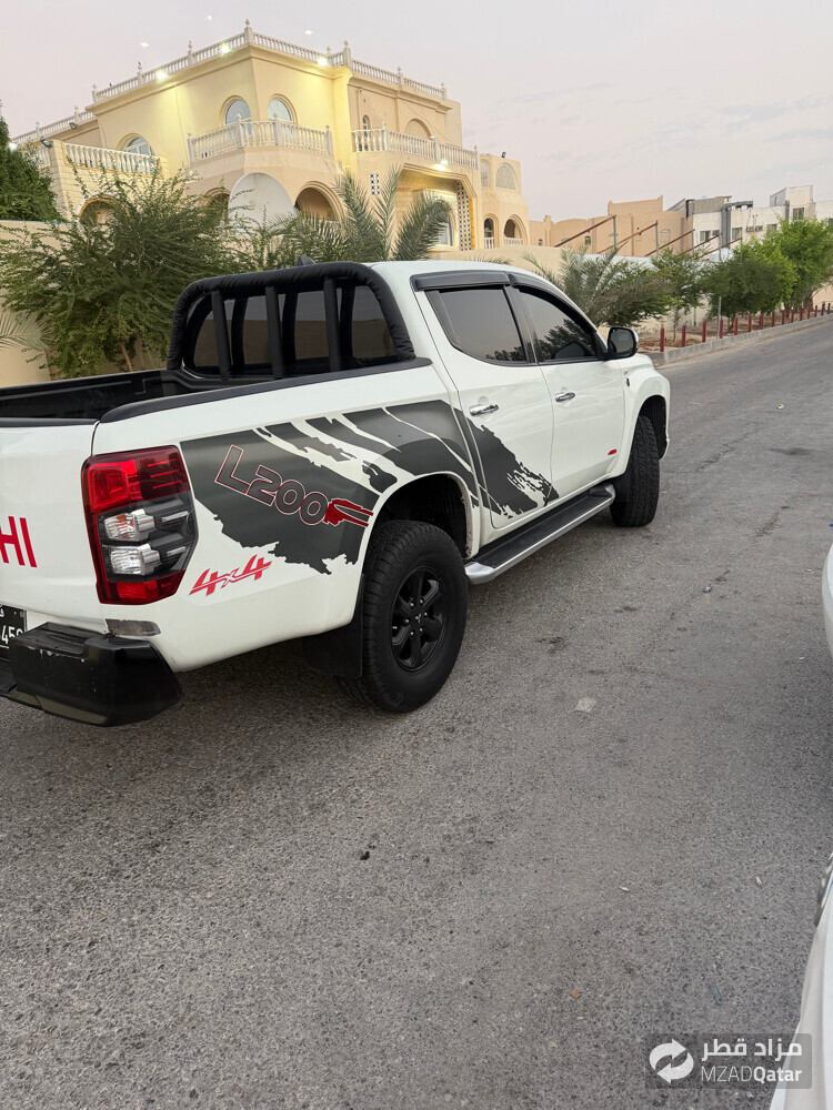 ميتسوبيشي ال200 - 3
