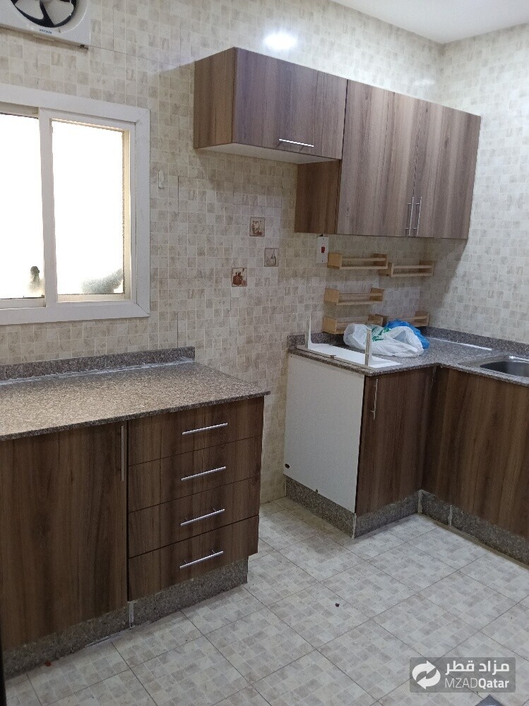 Apartment for rent in Madinat Khali - 5