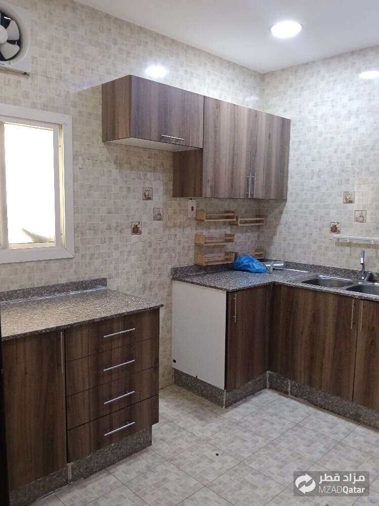 Apartment for rent in Madinat Khali - 16