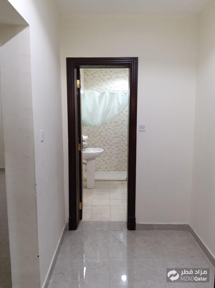 Apartment for rent in Madinat Khali - 12