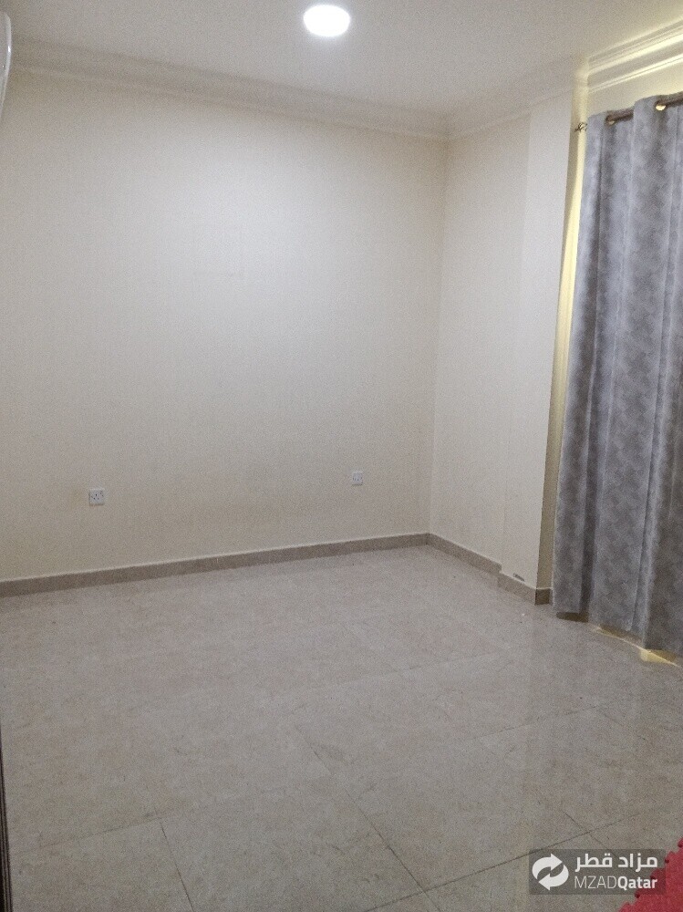 Apartment for rent in Madinat Khali - 8