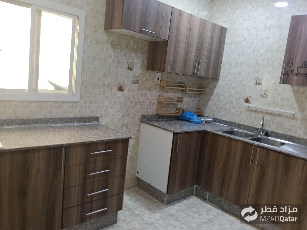 Apartment for rent in Madinat Khali - 17