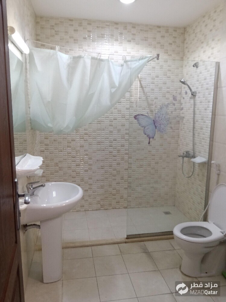Apartment for rent in Madinat Khali - 10