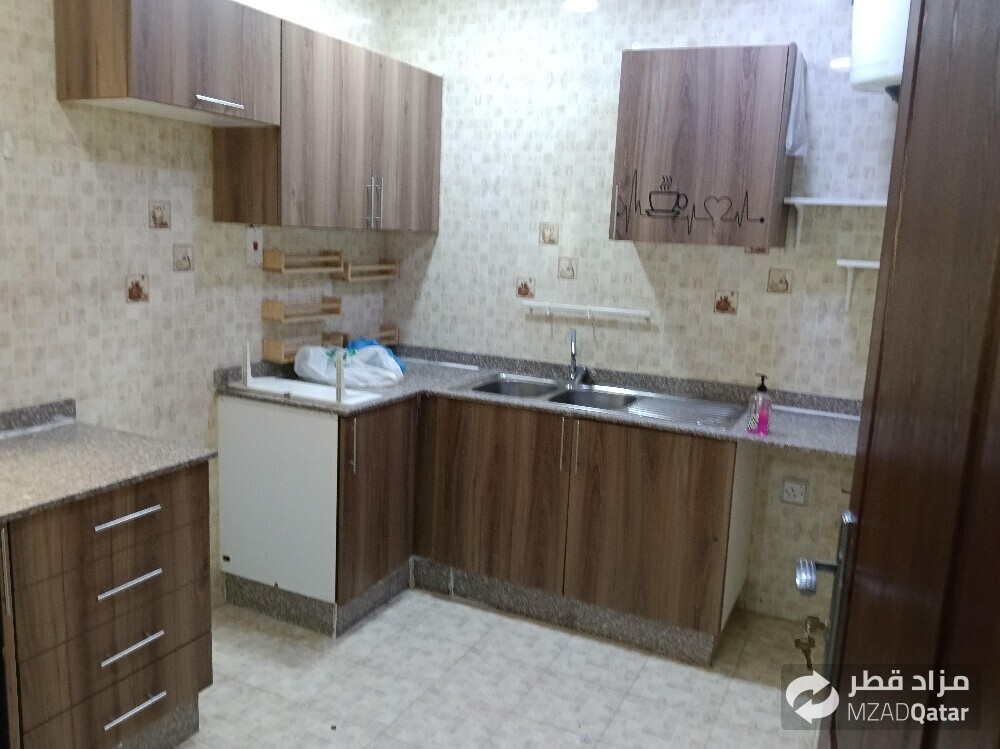 Apartment for rent in Madinat Khali - 3