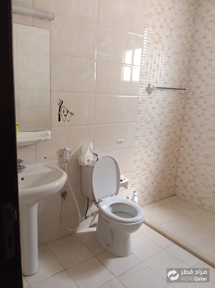 Apartment for rent in Madinat Khali - 9