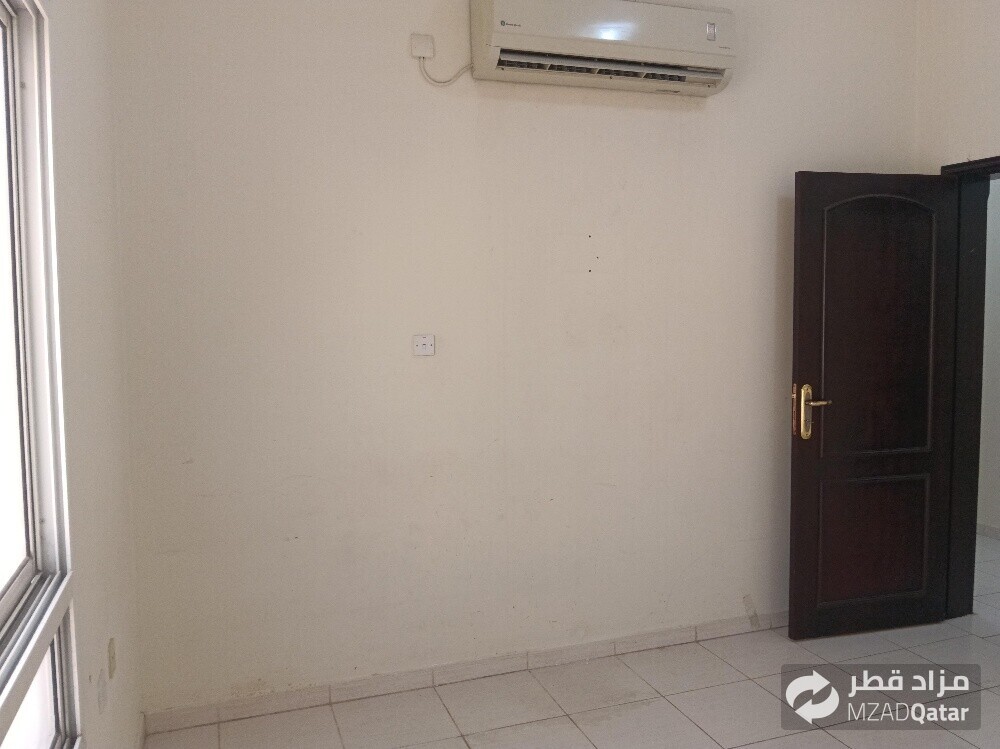 Apartment for rent in Madinat Khali - 17
