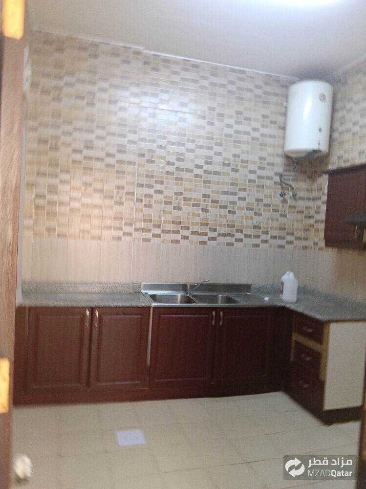 Apartment for rent in Madinat Khali - 10
