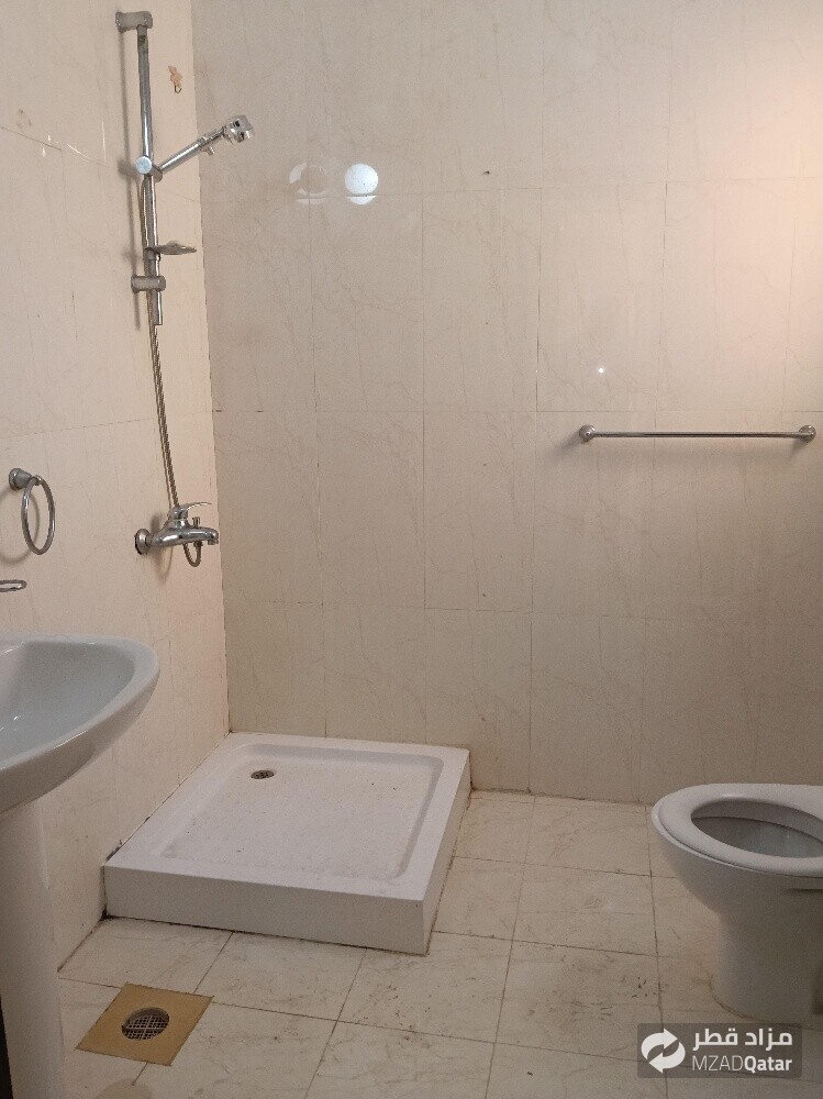 Apartment for rent in Madinat Khali - 21