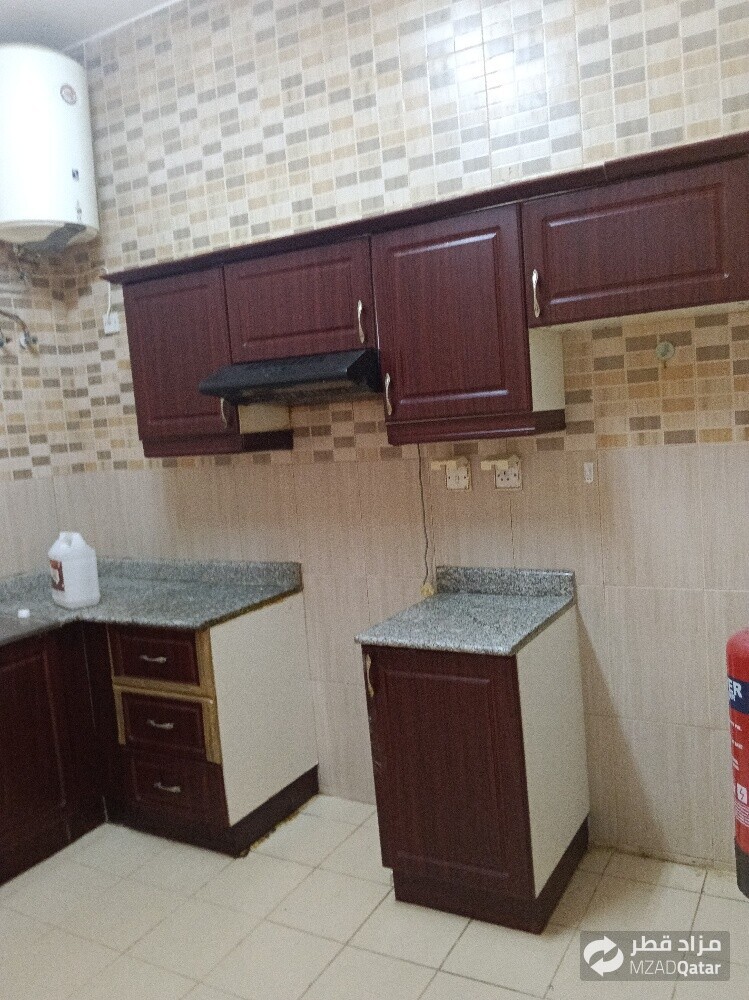 Apartment for rent in Madinat Khali - 7