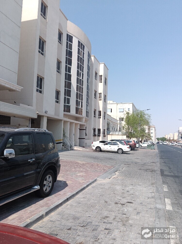 Apartment for rent in Madinat Khali - 25