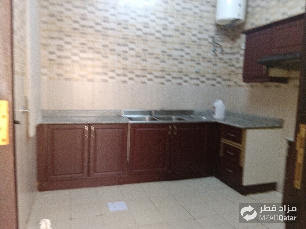 Apartment for rent in Madinat Khali - 6