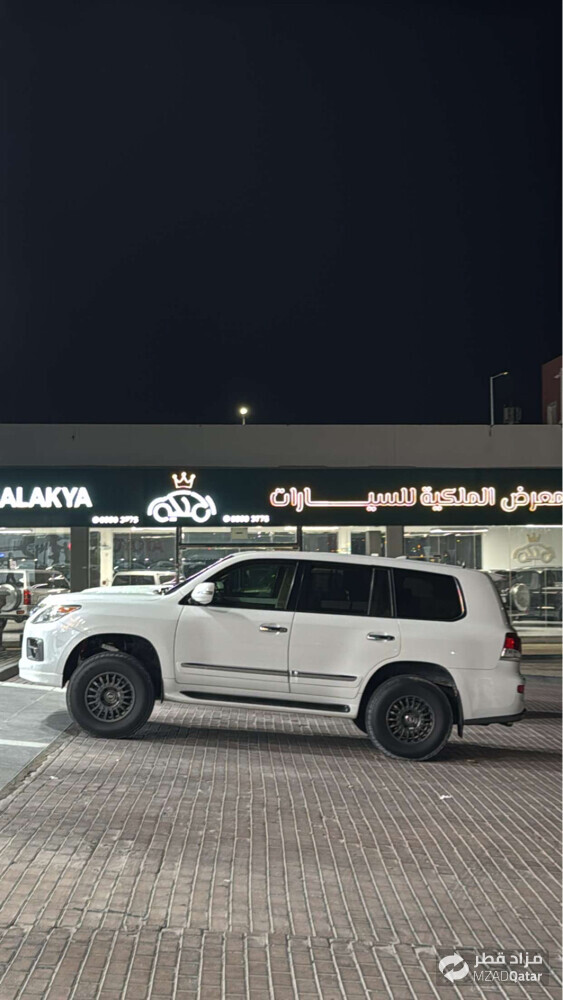لكزس ال اكس 570  - 2