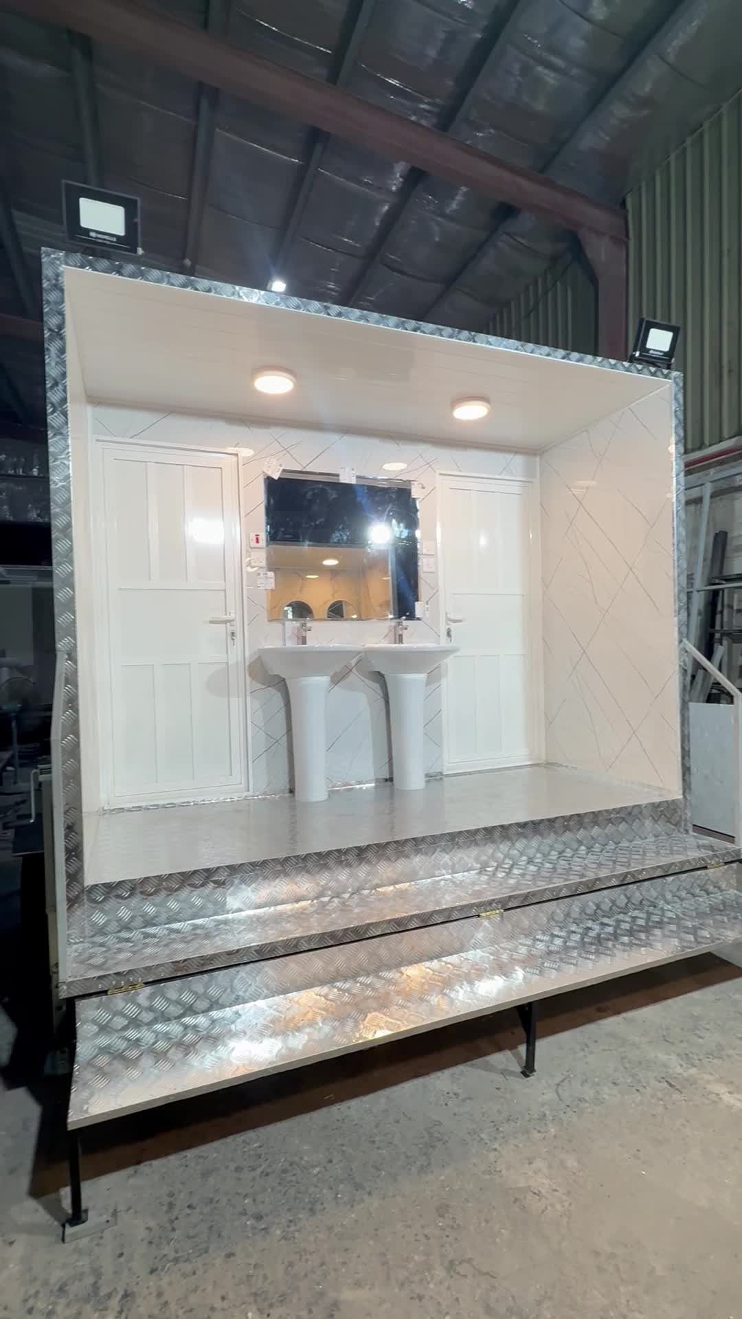 Coravan toilet 3/3 - 1