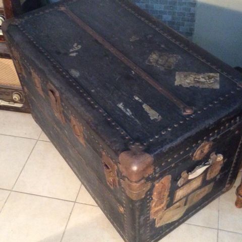 Antique  trank