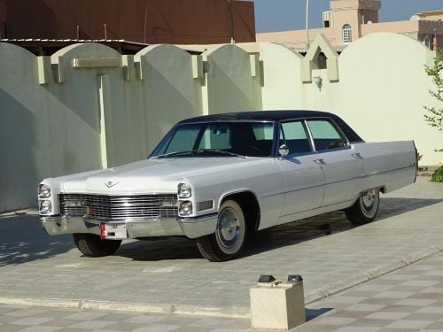 كاديلاك كلاسيك مخزن