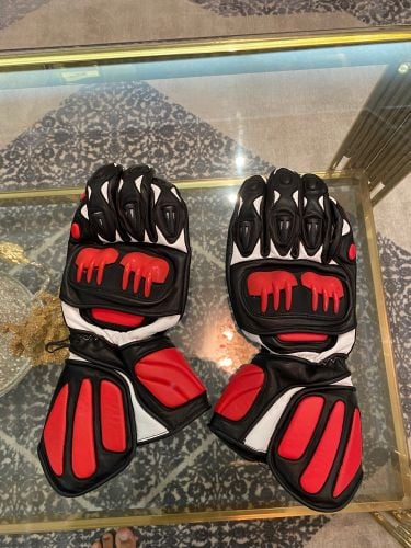 safety glove and protection gear