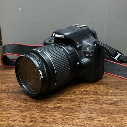 كاميرة كانون ١٠٠د