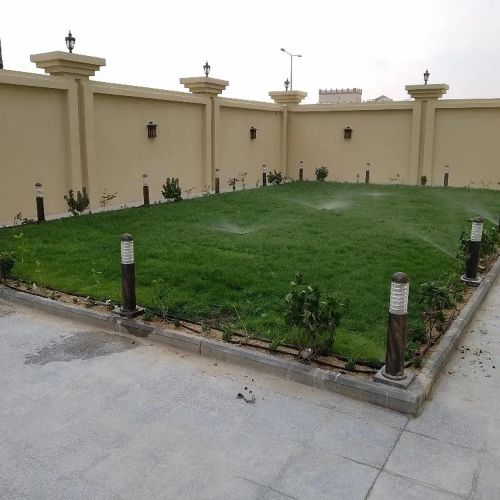 العنايه بالحديقه