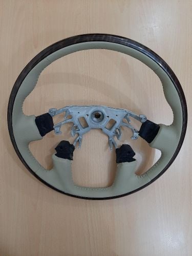 سكان نيسان بلاتينيوم و ٣٢٠