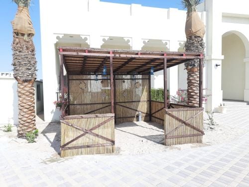 عرشة خشبية