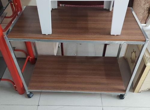 للبيع طاوله ارفف جديده