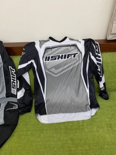 ملابس للدراجات