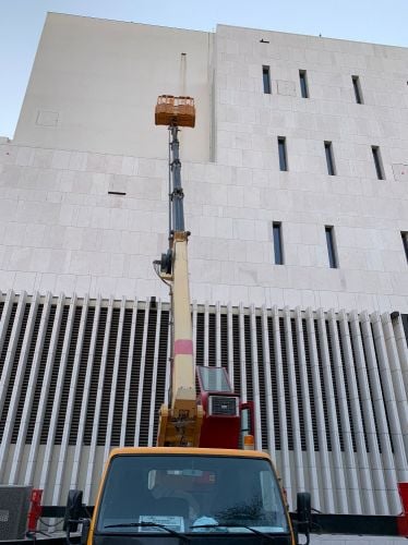 truck mounted manlift