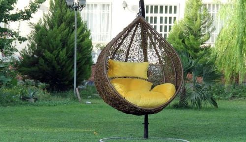Hanging swing chair