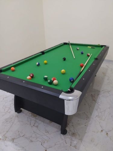 طاولة بلياردو 9 أقدام