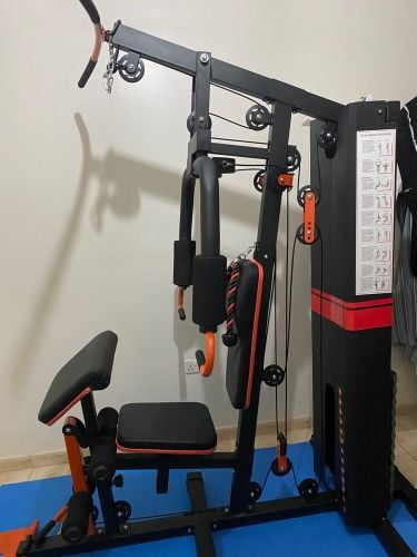 آلة رياضية متعددة الوظائف