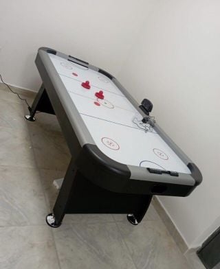 طاولات الهوكي الهوائ