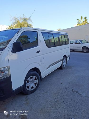 باص حديث للايجار اليومي او الشهري