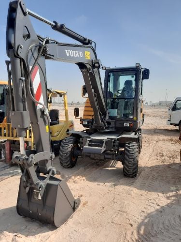6 Ton Excavator For Rent