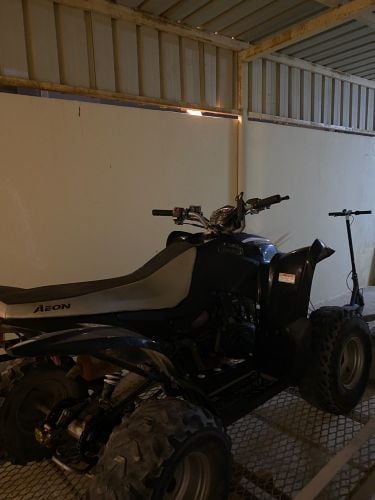 دباب 100سيسي في شي بس يبيله تلحيم  بدون القلص مع أيل للتغيير وجنزير جديد