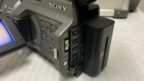 SONY DCR-VX2100 3CCD MiniDV