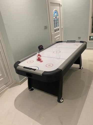 Air hockey table