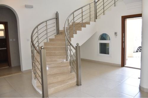 للايجار فيلا راقيه ام صلال علي