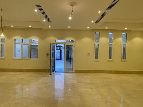 للبيع فيلًا فاخرة بازغوه 