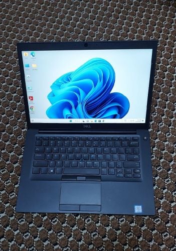 Dell Laptop i7 Touch 1Tb ssd 16ra