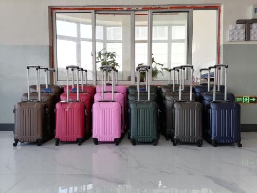 مجموعات حقائب سفر بعجلات 3 قطع