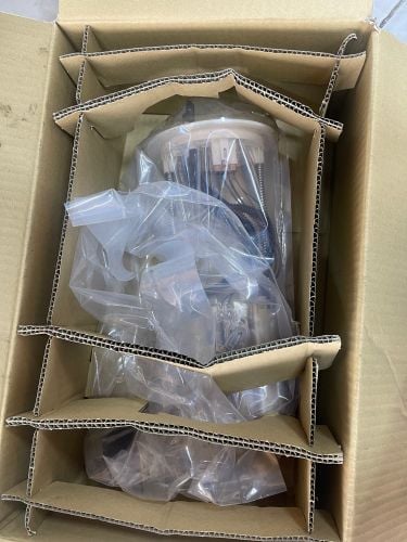 Land cruiser GXR 2012 fuel pump 