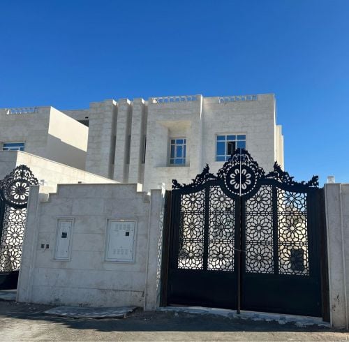 للبيع فيلا بازغوه 