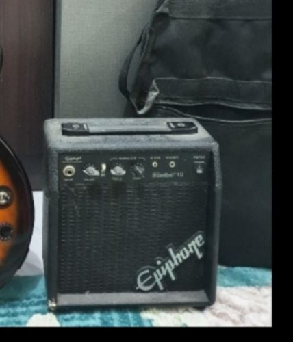 electric guitar's amplifier