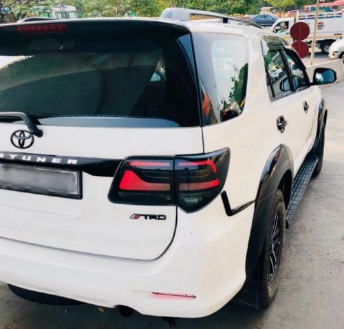 tail lights fortuner