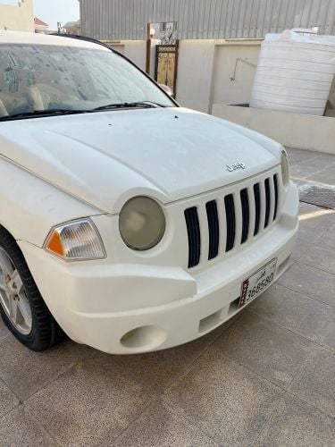 للبيع جيب شروكي تحتاج بطارية فقط 